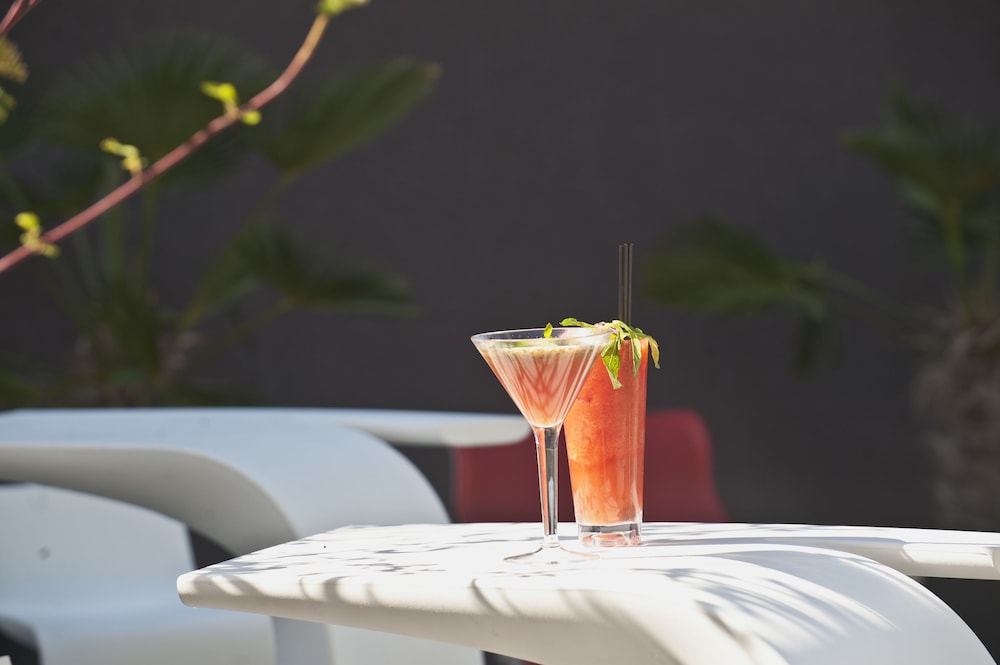 Poolside bar