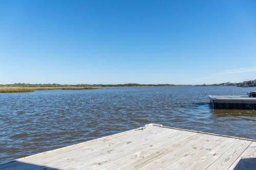 Two Buoys And A Gull by Oak Island Accommodations - photo 41