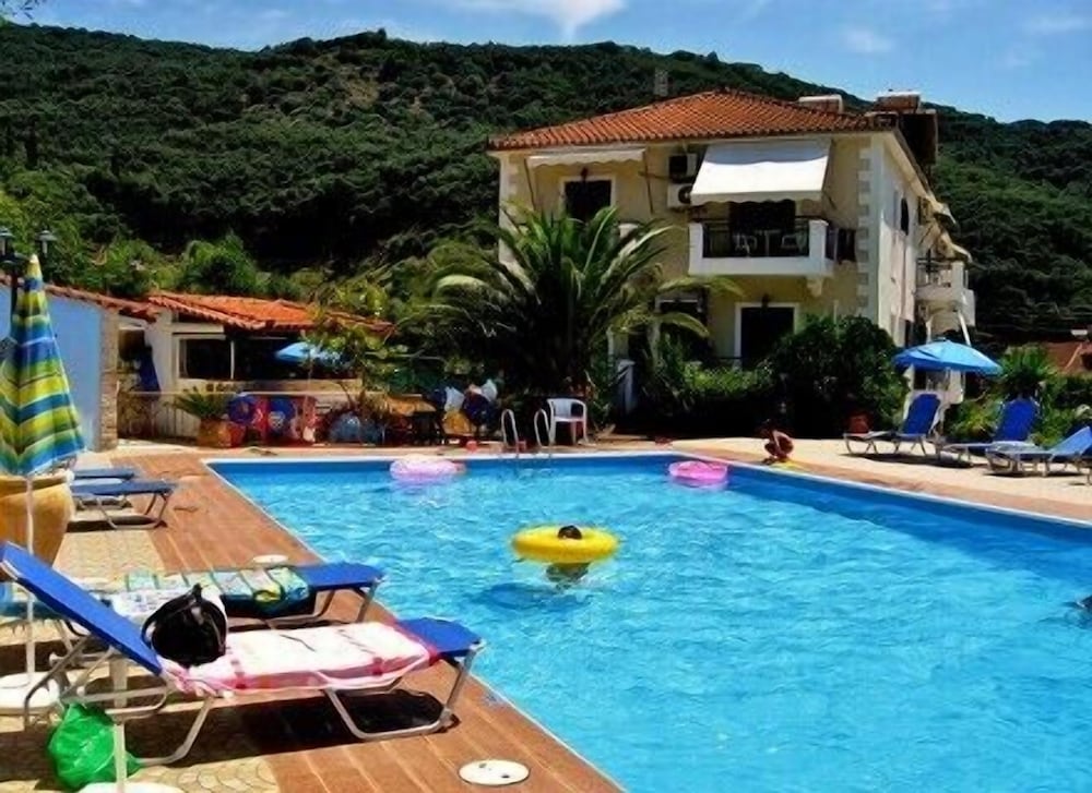 Harmony Resort - carbon neutral hotel in Parga
