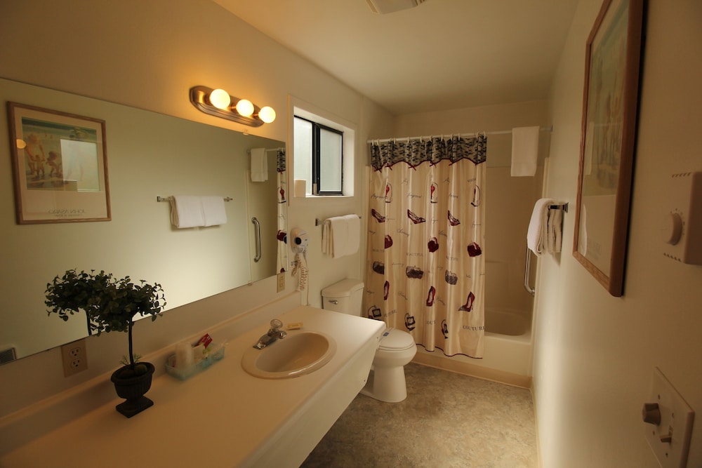 Mariner's Cove Inn - photo 44
