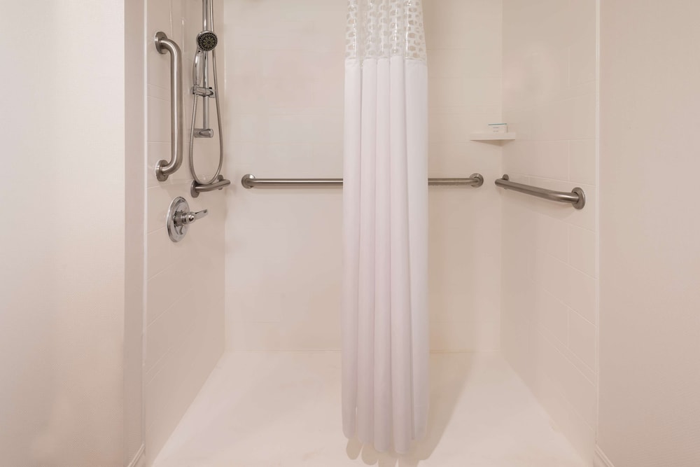 Hampton Inn White Plains Tarrytown - photo 9