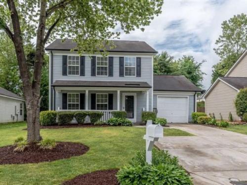 Peaceful Hideaway Fully Stocked Entire Home — 4-Star Luxury Hotel in Concord, United States