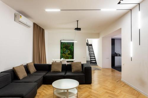 Super Cozy Stylish Apartment For 4 In Tbilisi