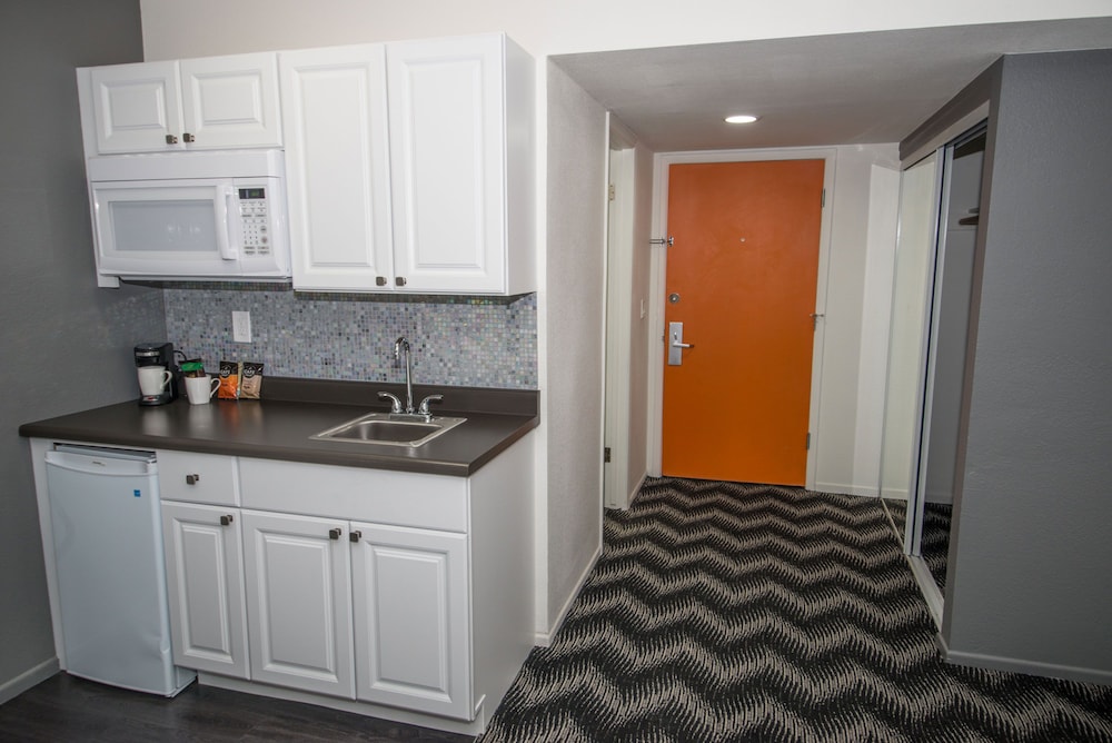 Siegel Select LV Strip Convention Center - photo 12