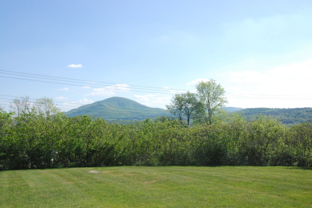 Harwood Hill Motel - photo 17