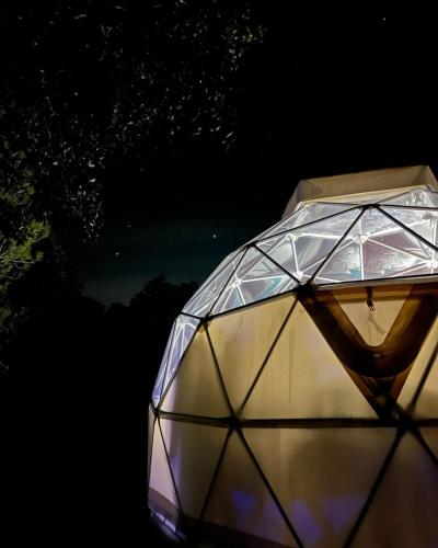 Hébergement insolite en bulle et spa — hotel in Aniane