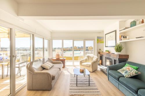 OceanFront & Big Terrace Private Condo — 4-Star Luxury Hotel in Oeiras, Portugal