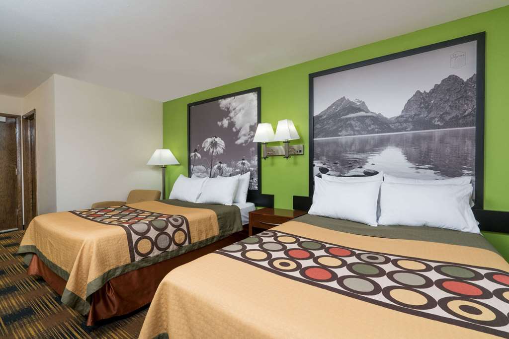 Super 8 by Wyndham Rochester Mayo Clinic Area - photo 13