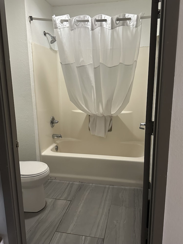 Quality Inn & Suites Decatur Priceville I 65 - photo 6