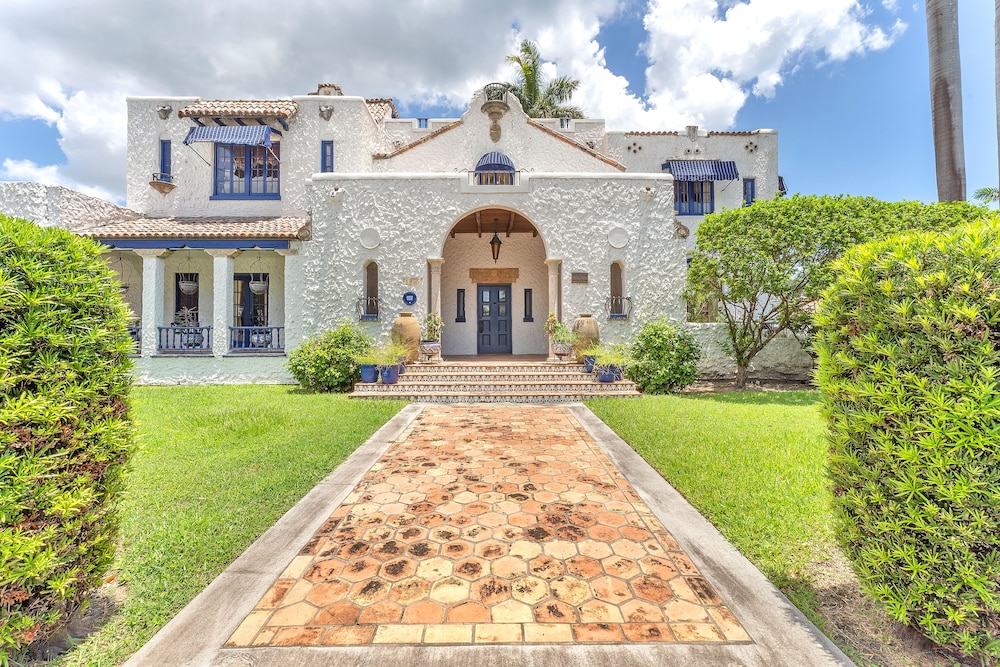 Young Mansion - photo 137