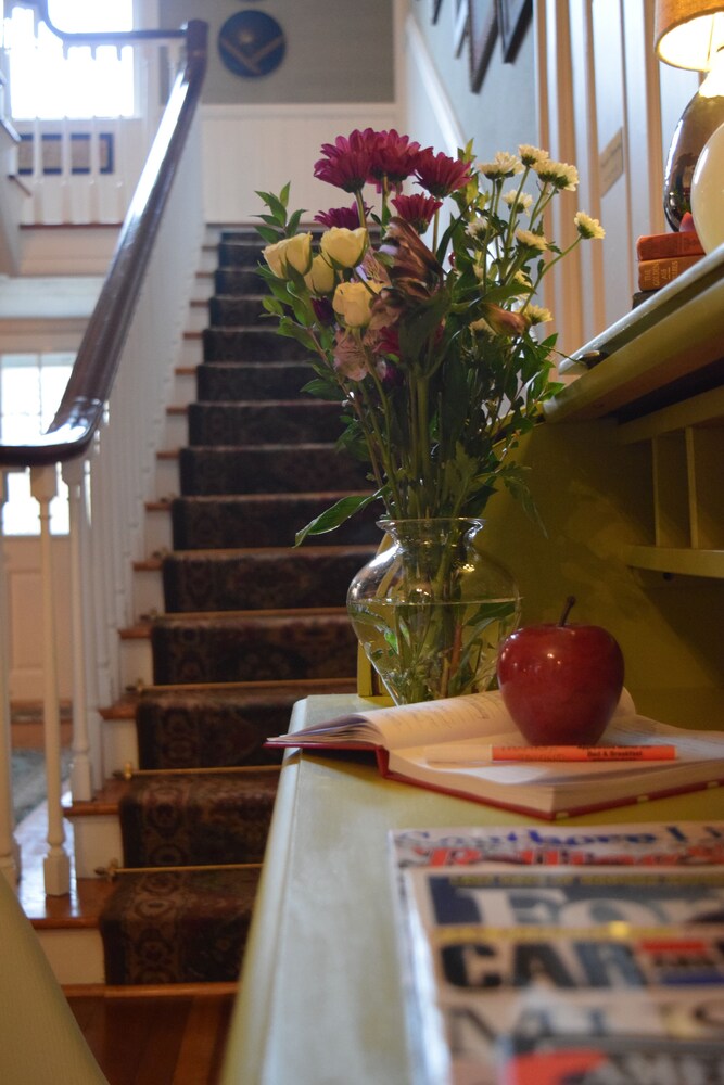 The Applewood Manor - photo 3