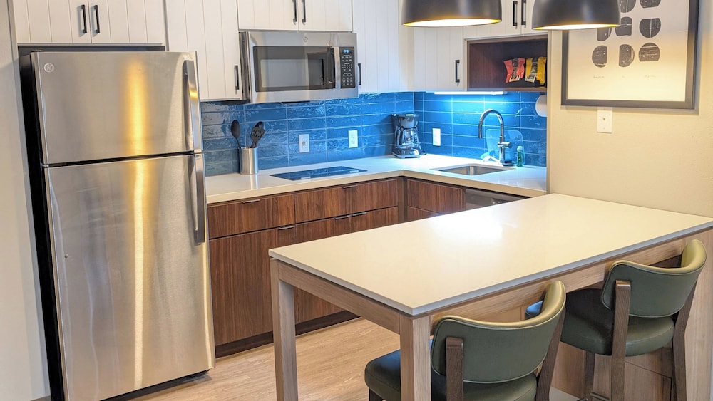 Staybridge Suites Bismarck by IHG - photo 17