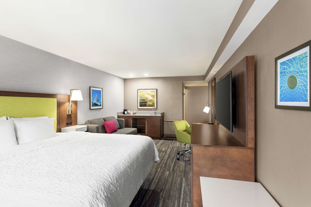 Hampton Inn Milwaukee Brookfield - photo 24
