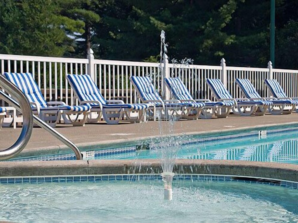 Colonel Williams Resort and Suites - photo 7