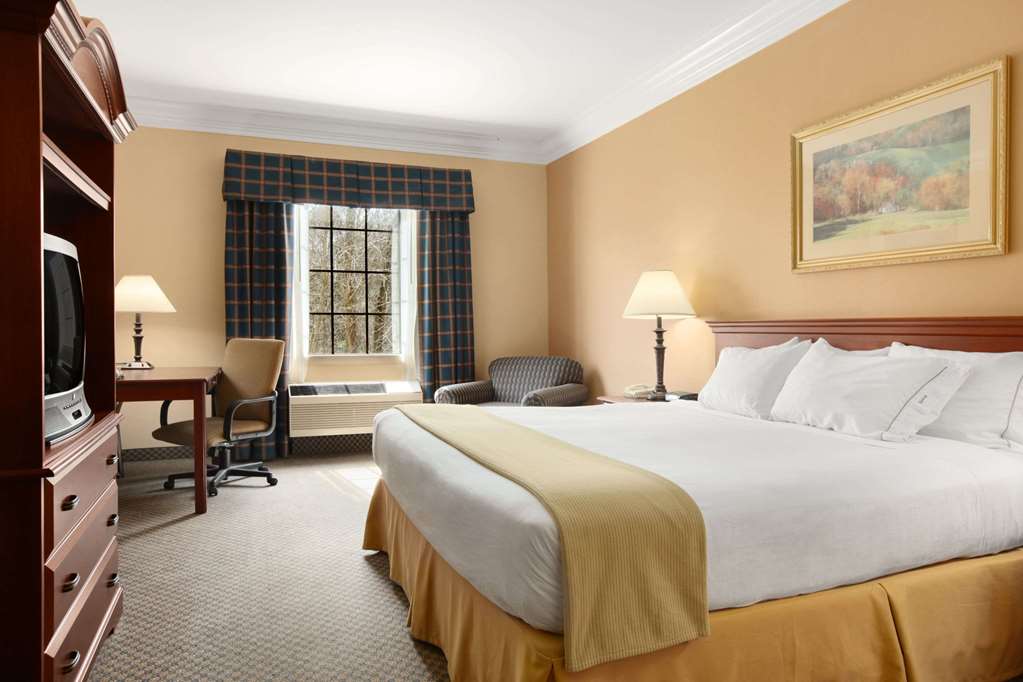 Days Inn by Wyndham Altavista - photo 13