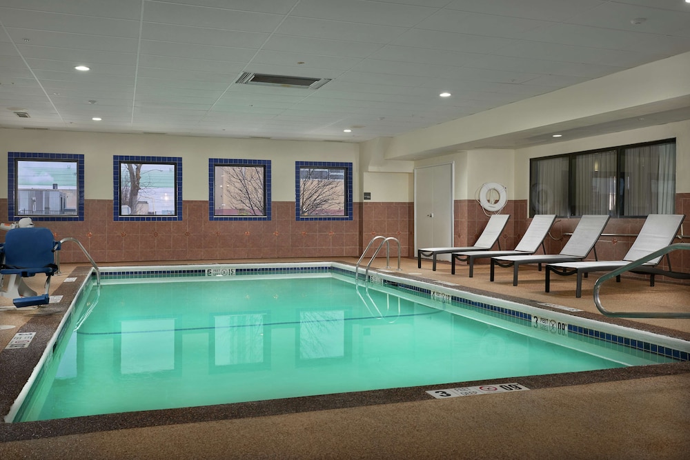 Hampton Inn Niagara Falls - photo 16