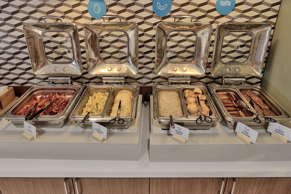 Holiday Inn Express & Suites Albuquerque East by IHG - photo 21