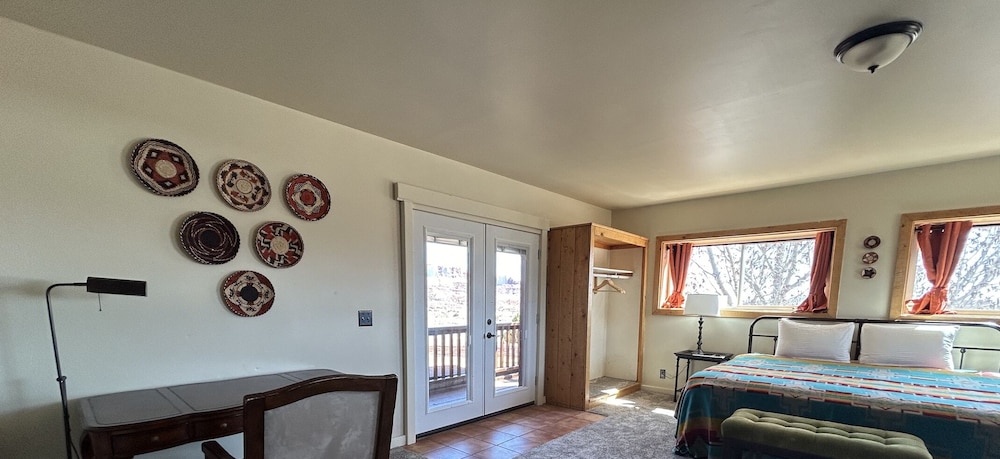 The Rim Rock Inn - photo 41
