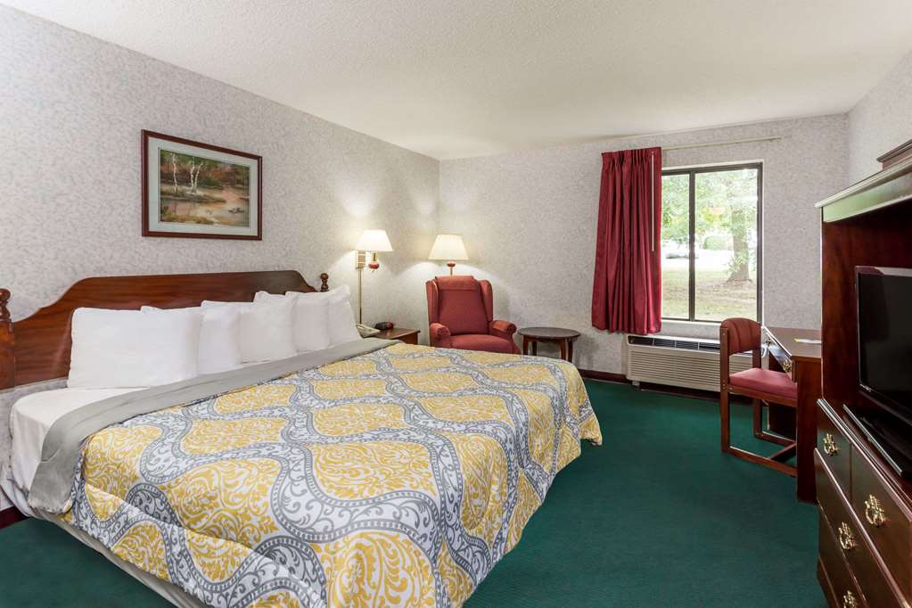 Days Inn by Wyndham Battlefield Rd Hwy 65 - photo 5