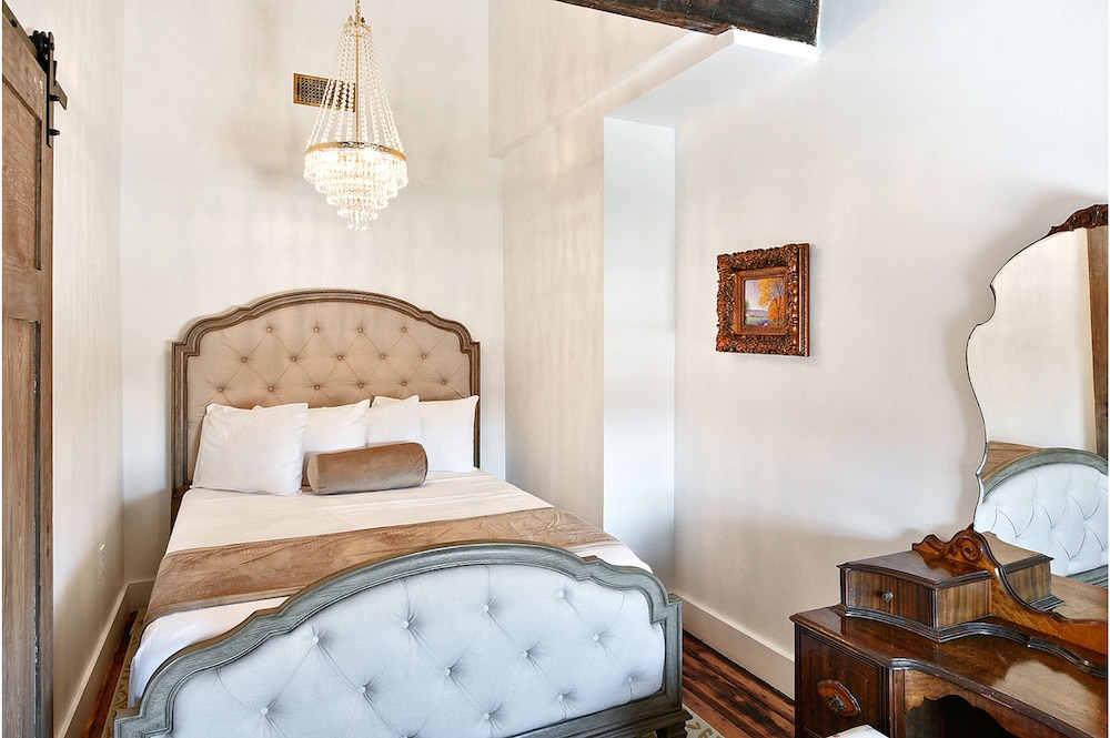 French Quarter Mansion - photo 18