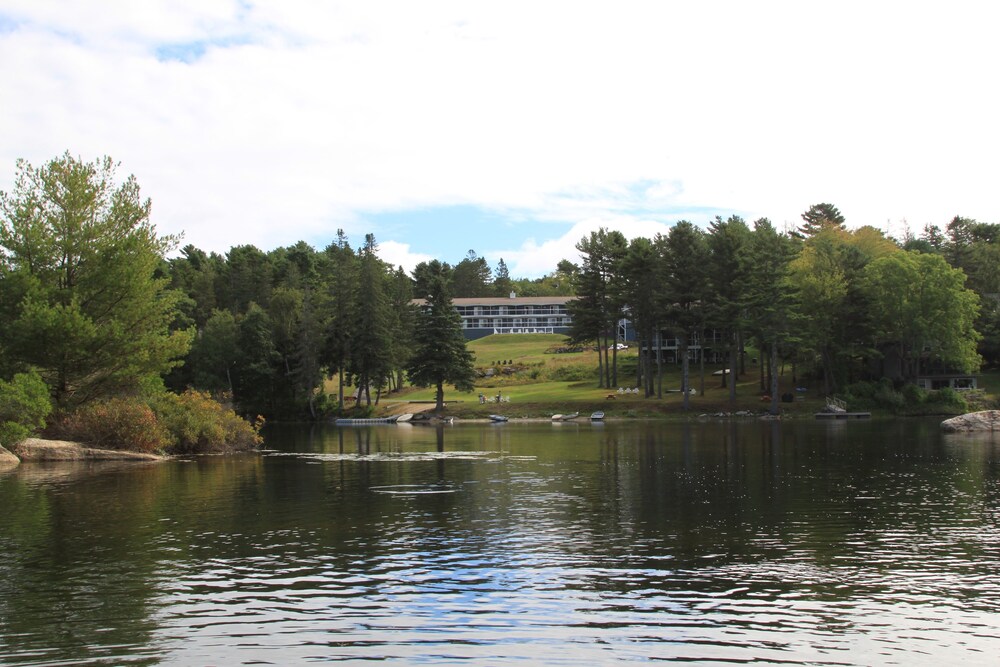 Beach Cove Waterfront Inn - photo 26