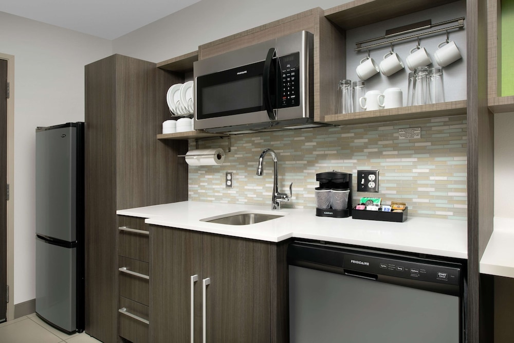 Home2 Suites by Hilton Phoenix Airport South - photo 19