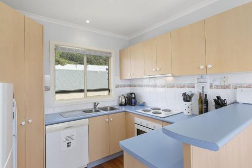 Beach Retreat — Apollo Bay — photo 3