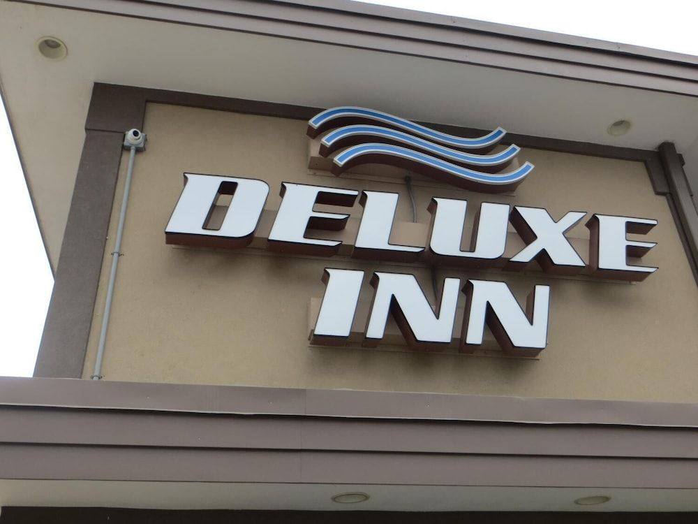 Deluxe Inn - photo 16