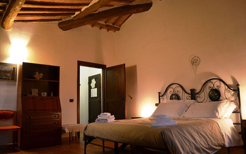 Podere Ficareto Farm — hotel in Sovicille