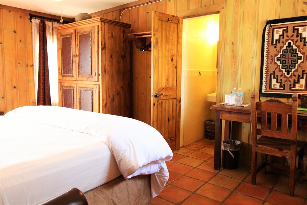 The Maverick Inn - photo 10
