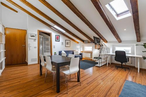 Ampio Loft Confortevole Nel Cuore di Trieste — 4-Star Luxury Hotel in Trieste, Italy