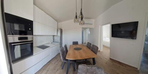 Apartman Brajkovic — 4-Star Luxury Hotel in Vodice, Croatia