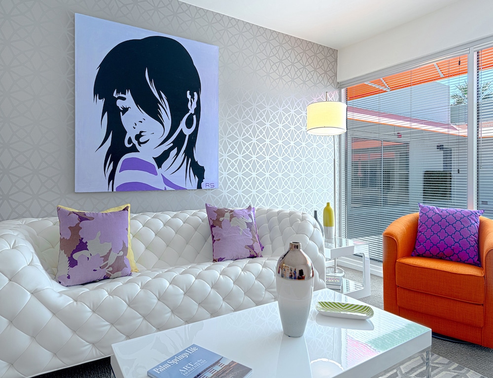 The Twist Palm Springs - last minute hotel in Palm Springs