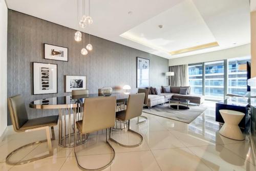 DAMAC Paramount B Vacationer — 4-Star Luxury Hotel in Dubai, United Arab Emirates