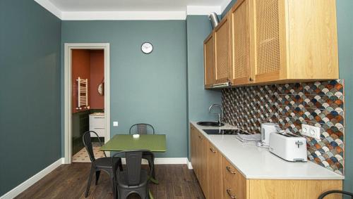 Superior Apartment In Abanotubani By Wehost