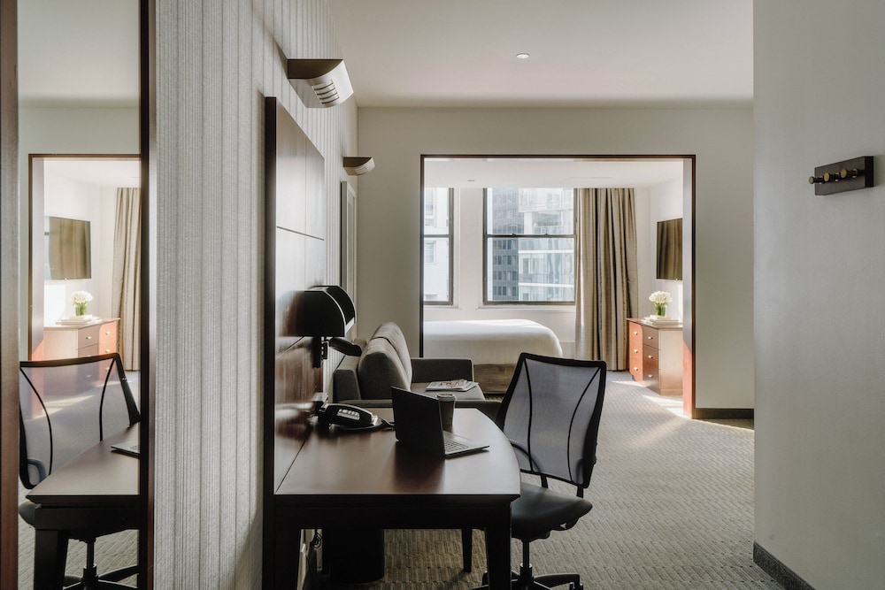 River Hotel - photo 31