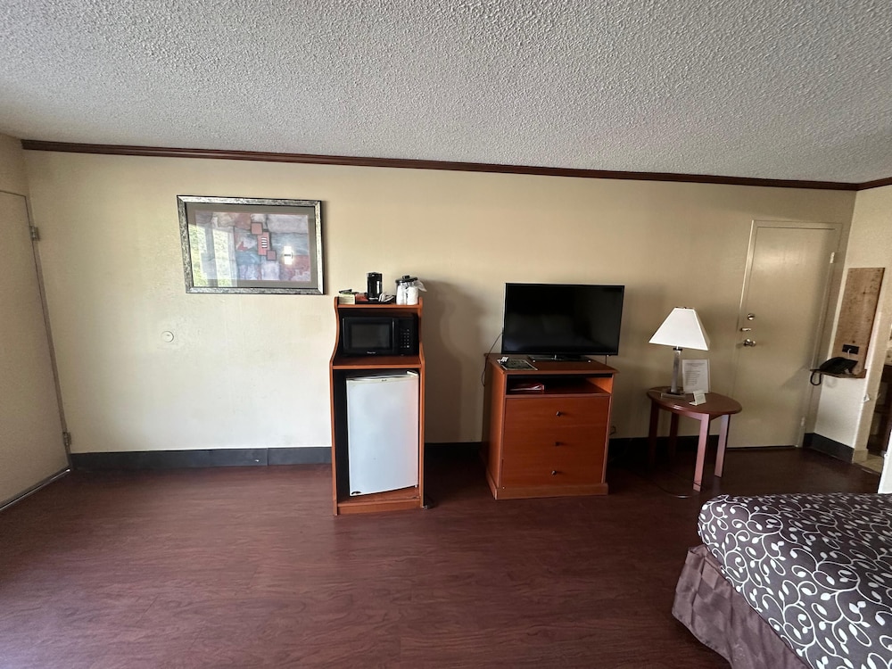 Hotel Red Rose by Townhouse Covington I 64 - photo 25