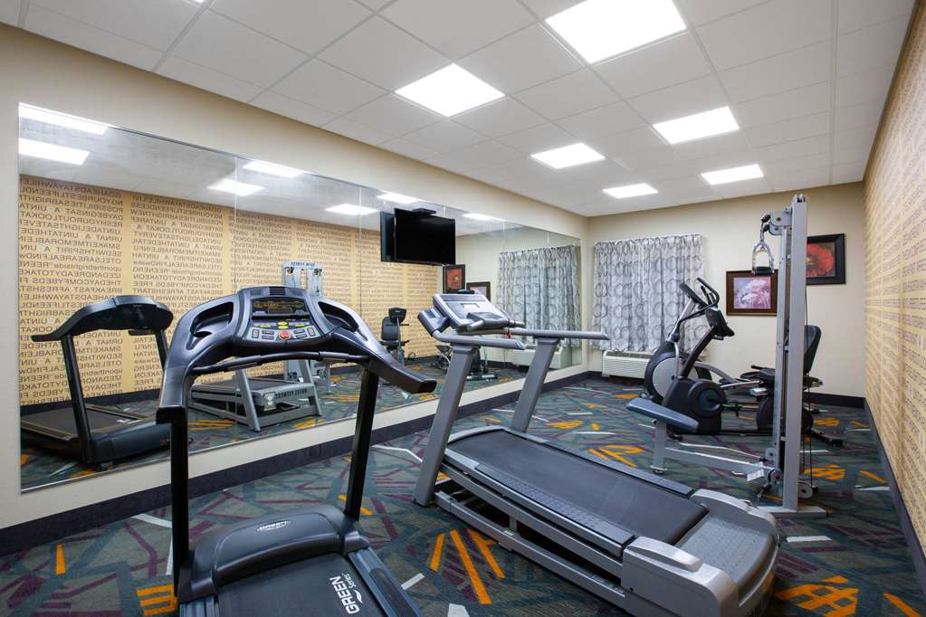 La Quinta Inn & Suites by Wyndham Tupelo - photo 10