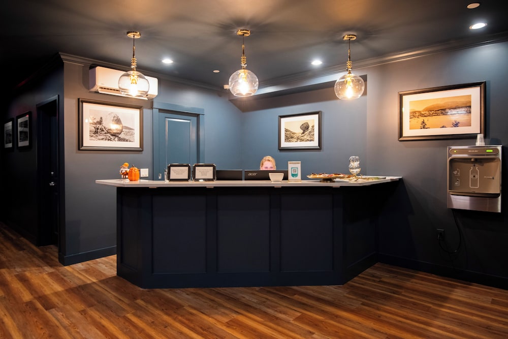 The Pathmaker Hotel - photo 6