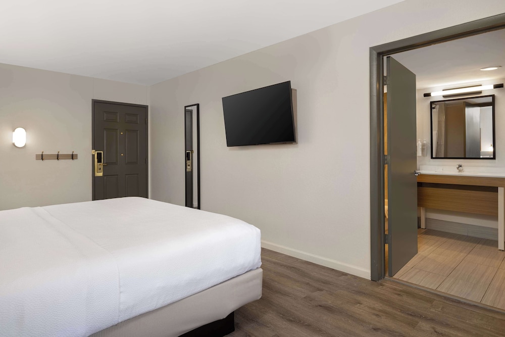 Spark By Hilton Rock Springs - photo 11