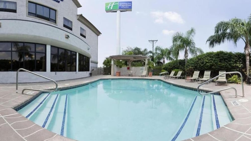 Holiday Inn Express Hotel & Suites Mission McAllen Area by IHG - photo 32