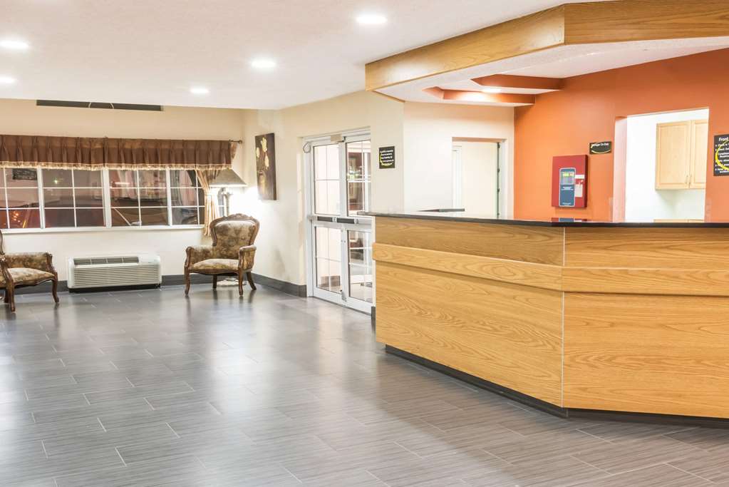 Super 8 by Wyndham Columbus West - photo 2