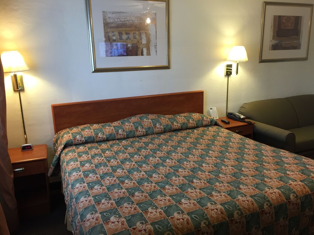 Budget Inn and Suites Colby - photo 26