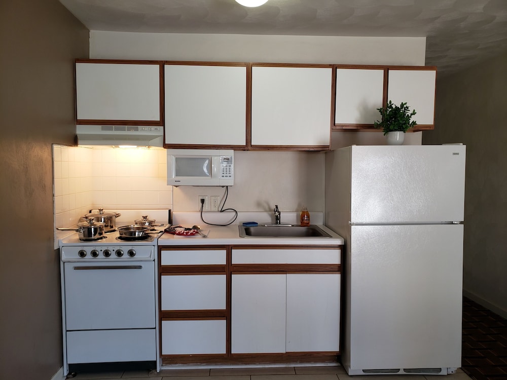 Affordable Suites Burlington - photo 28