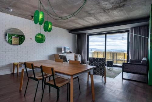 427 WEX1 by Perch Stays with daily housekeeping