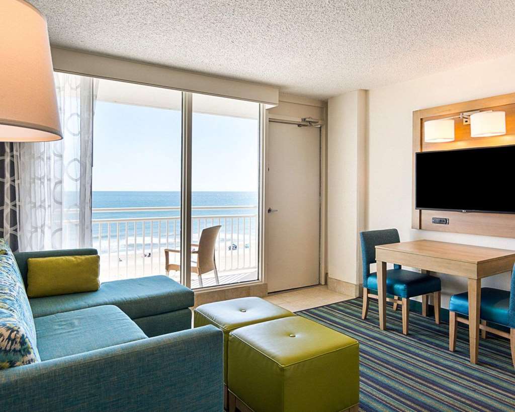 Comfort Suites Beachfront - photo 10