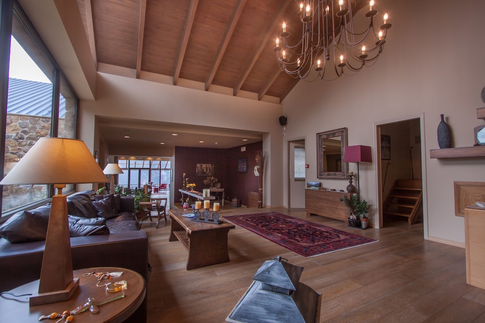 Orizontes Tzoumerkon - carbon neutral hotel in Pramanta