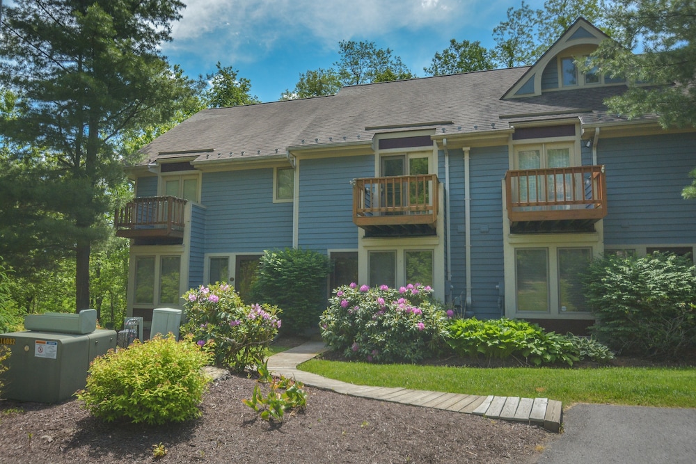 Villages of the Wisp 13 Lakeview Court - featured photo