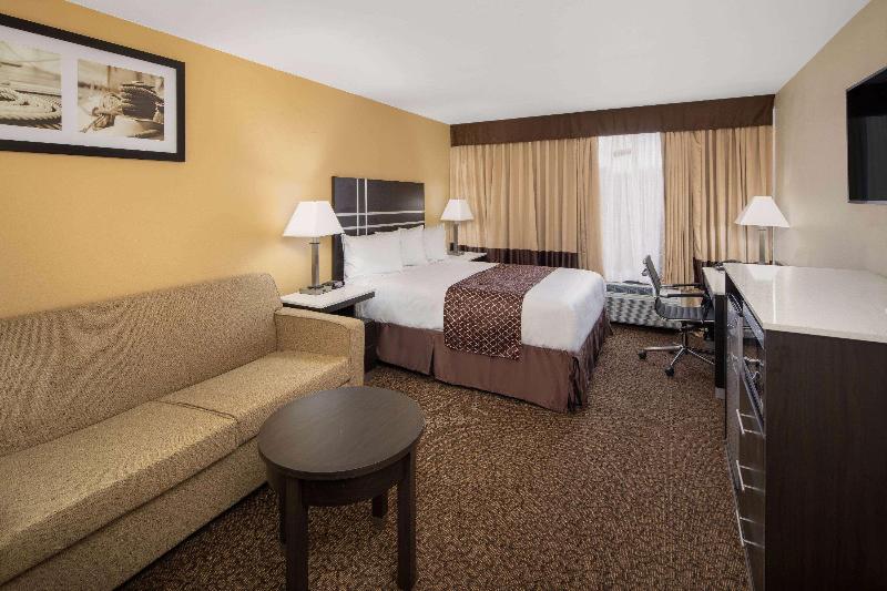 Baymont Inn Suites By Wyndham Hammond - photo 18