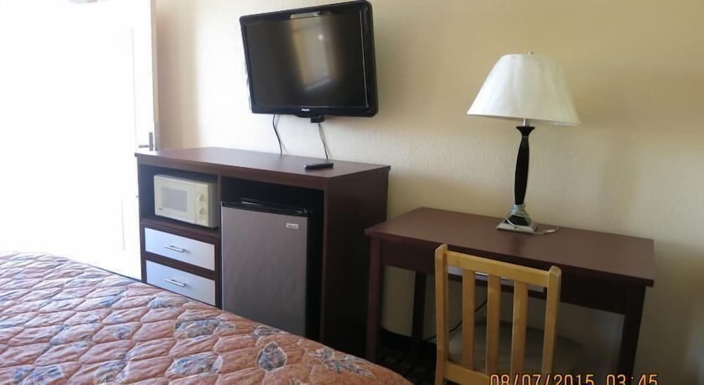 Taylor village inn and suites - photo 12